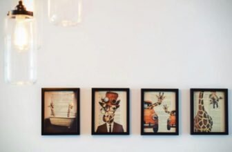 Using Wall Art to Tie Together Color Palettes in a Room